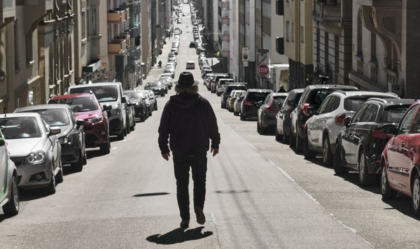Unser Kolumnist auf der Flucht in die Sauna – Ähnlicheiten mit cowboyesken Stereotypen sind rein zufällig. Foto: Joachim E. Röttgers Unser Kolumnist auf der Flucht in die Sauna – Ähnlicheiten mit cowboyesken Stereotypen sind rein zufällig. Foto: Joachim E. Röttgers