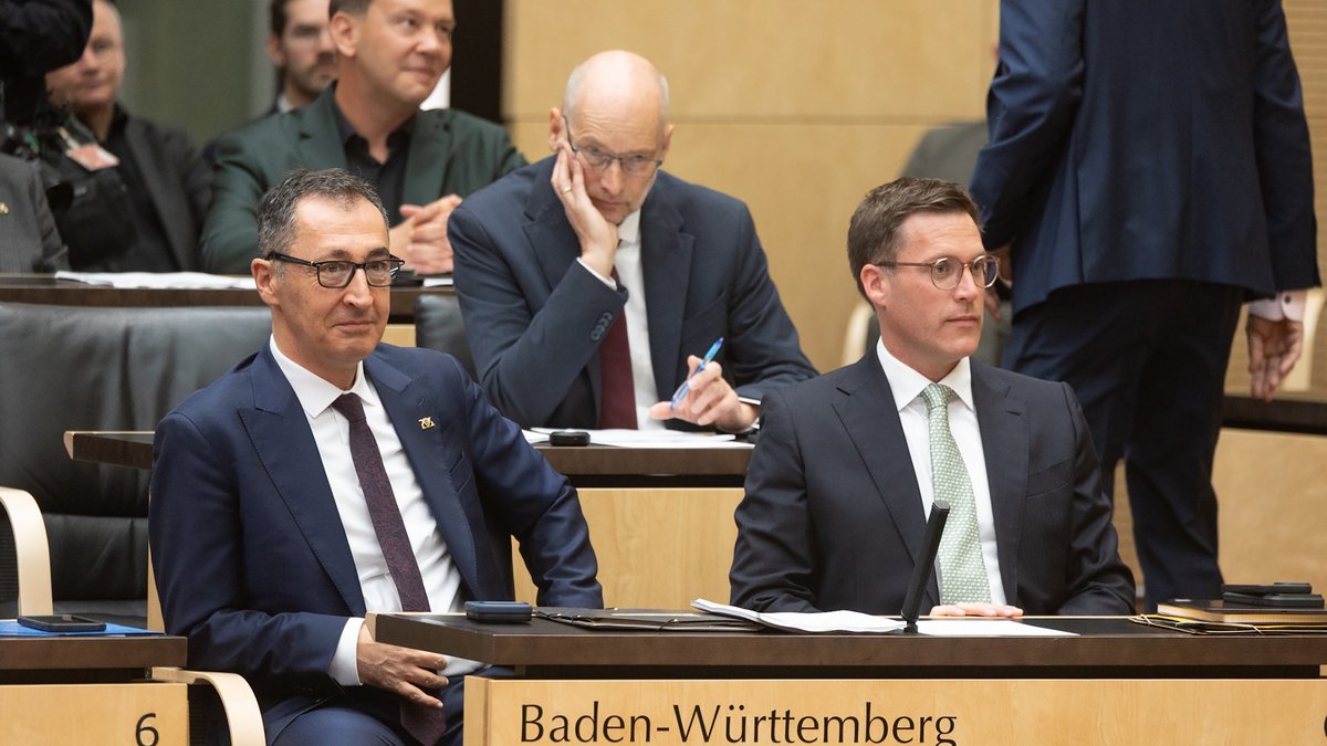 Nach den jüngsten Landtagswahlen zeichnen sich neue Mehrheiten im Bundesrat ab. Hier im Bild: Baden-Württembergs Ministerpräsident Cem Özdemir (Grüne) und sein Stellvertreter Manuel Hagel (CDU). Foto: Bundesrat/Liesa Johannsen