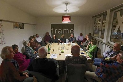 Das Kontext-Tischgespräch mit Leserinnen und Lesern. Foto: Joachim E. Röttgers