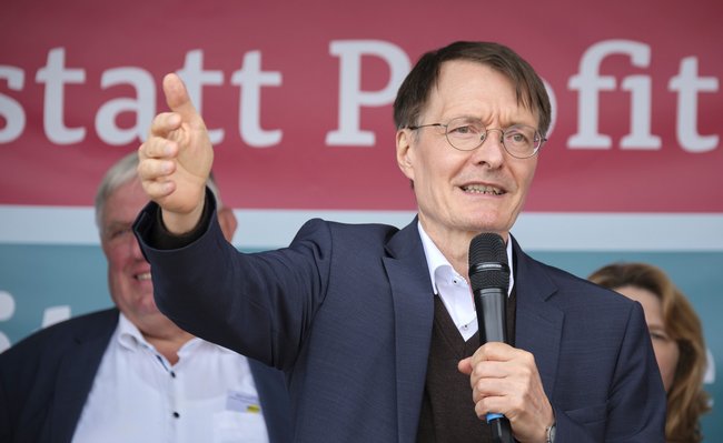 Bundesgesundheitsminister Karl Lauterbach (SPD) will kein "unkontrolliertes" Kliniksterben. Foto: Joachim E. Röttgers Bundesgesundheitsminister Karl Lauterbach (SPD) will kein "unkontrolliertes" Kliniksterben. Foto: Joachim E. Röttgers