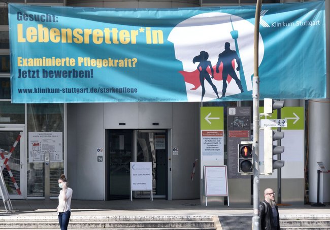 Statt abwerben: Pflegekräfte und ÄrztInnen selber ausbilden. Wo? In Krankenhäusern!