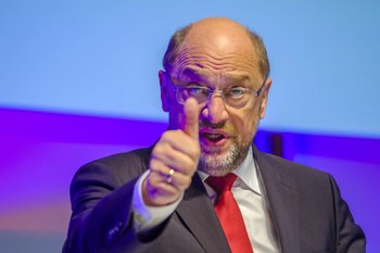 Daumen hoch: Interimsheilbringer Martin Schulz hat dem Duo schon seine Unterstützung zugesagt.