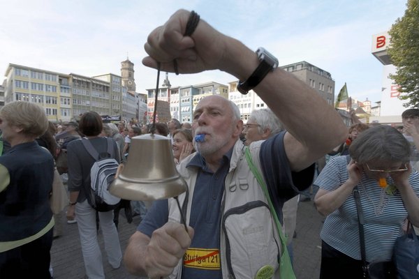 Geht nicht nur mit Pfeifen und Tröten: Schwabenstreich auf dem Marktplatz am 23. September 2010. Foto: Joachim E. Röttgers Geht nicht nur mit Pfeifen und Tröten: Schwabenstreich auf dem Marktplatz am 23. September 2010. Foto: Joachim E. Röttgers
