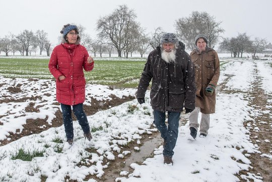 Wollen die Äcker erhalten: Rebecca Zabel, Hansjörg Diez und Petra Kautter (von links). Wollen die Äcker erhalten: Rebecca Zabel, Hansjörg Diez und Petra Kautter (von links).