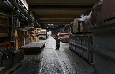 Walter beim Ausräumen.