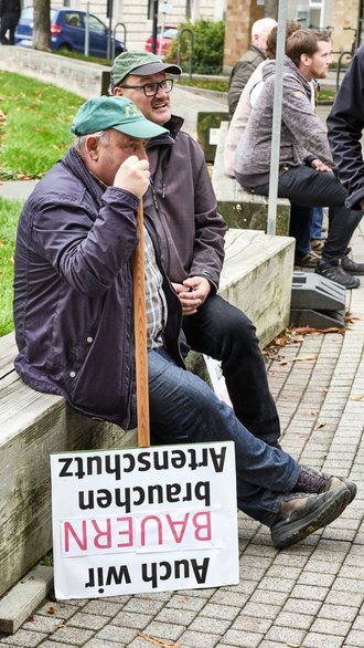 Bauernweisheit: Gehören sie nicht zu den Großen, gehören sie geschützt. Bauernweisheit: Gehören sie nicht zu den Großen, gehören sie geschützt.
