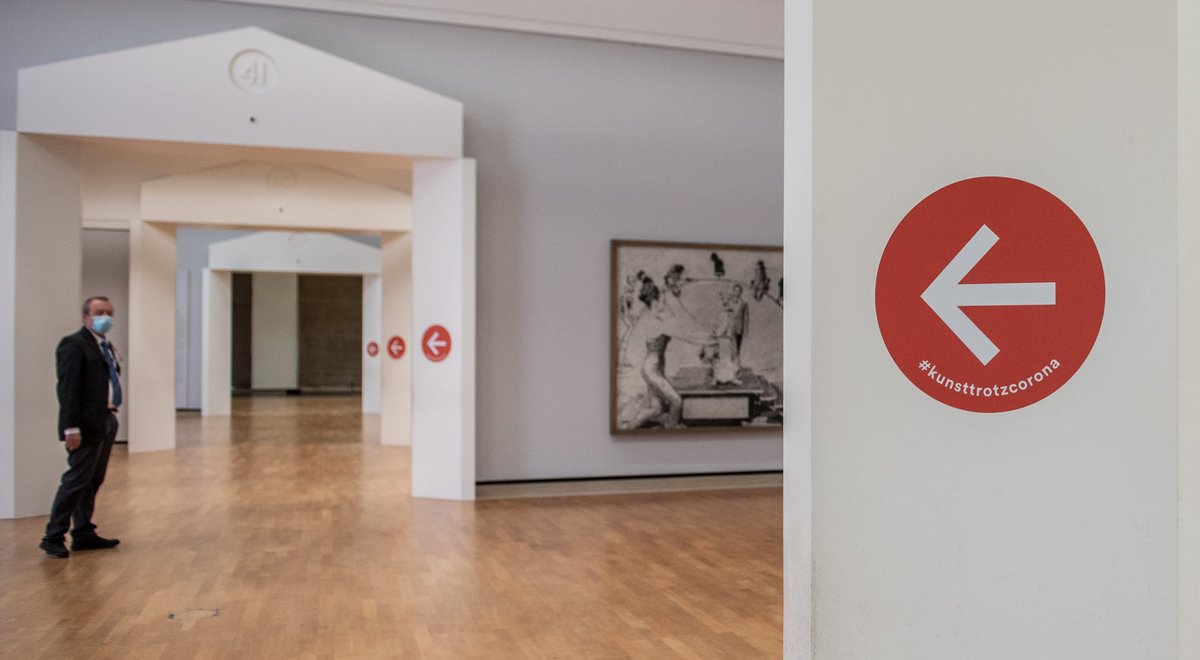 Hinten im Grafikkabinett: Werke von Ida Kerkovius. Unser Fotograf ist bis dorthin vorgedrungen – eine Bildstrecke zur wiedereröffneten Staatsgalerie.