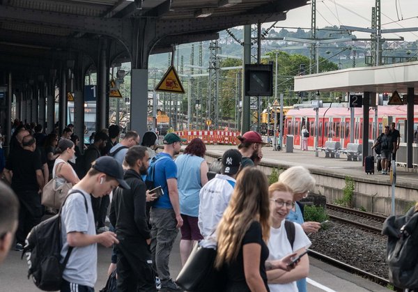 Die Leidtragenden: S-Bahn-Fahrer:innen.