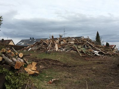 Nur noch ein Haufen Holz: das Finsterlin-Haus. Foto: Hans-Dieter Huber