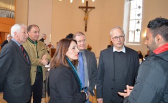 Karawane zum Pfarrhaus