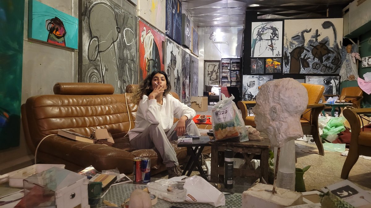 Die jungen Leute wollen weg von hier, sagt die Künstlerin Tara Abdulla aus Sulaimani. Sie will nicht aufgeben. 