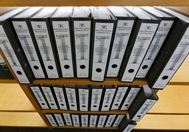 Kleiner Teil von sehr vielen Akten zum NSU-Ausschuss. Foto: Joachim E. Röttgers