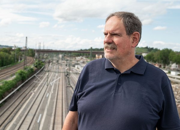Roland Morlock, Landesvorsitzender des Deutschen Bahnkunden-Verbands (DBV). Roland Morlock, Landesvorsitzender des Deutschen Bahnkunden-Verbands (DBV).