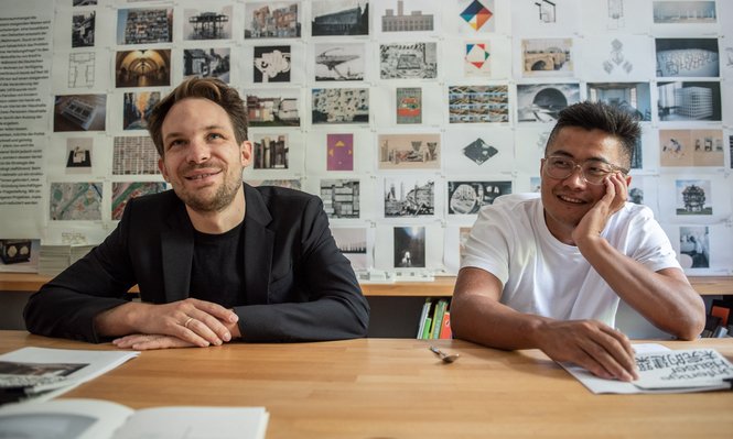 Florian Kaiser und Guobin Shen wollen Neubauten so planen, dass sie veränderbar bleiben. Foto: Jens Volle