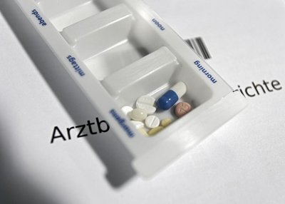 Was genau er da schluckt, weiß kaum ein Patient.