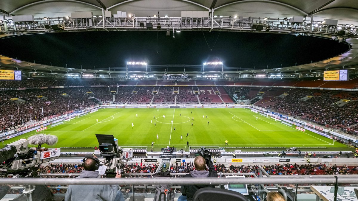 Heimspielstätte Prechtls: das Stadion des VfB Stuttgart anno 2016, das ehedem Neckarstadion hieß. Fotos: Joachim E. Röttgers