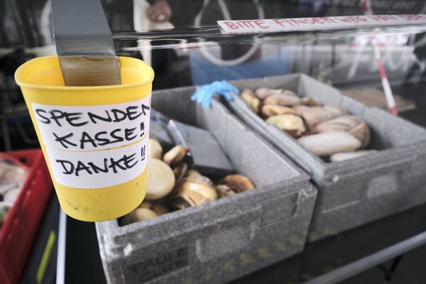 Mickrige vier Prozent vom Brotpreis gehen an die Getreide-Bauern. Mickrige vier Prozent vom Brotpreis gehen an die Getreide-Bauern.