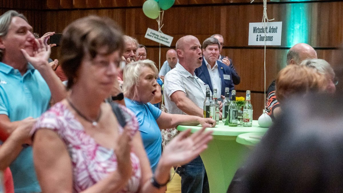 Buhen, Pfeifen und Applaus: In Weilheim/Teck waren die Bürger:innen oft alles andere als einer Meinung. Fotos: Jens Volle