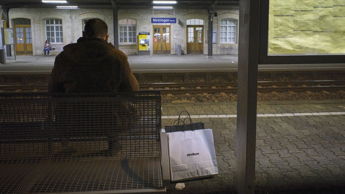 Wenn es Abend wird in Metzingen. 