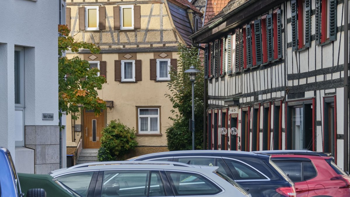 Der Verkehr, der in die Altstadt-Shoppingmeile Reutlinger Straße führt, wird von vielen BürgerInnen als Problem angesehen.