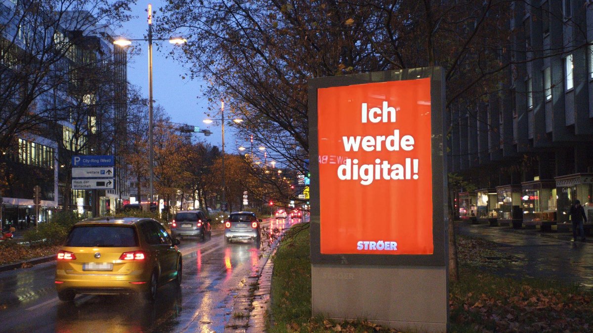 Begegnung mit einer Digitalisierung, die selbst vor dem Ich nicht halt macht. Foto und Montage: Joachim  E. Röttgers