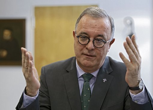 Landesbischof Frank Otfried July: schöne Worte ohne Konsequenzen. Landesbischof Frank Otfried July: schöne Worte ohne Konsequenzen.