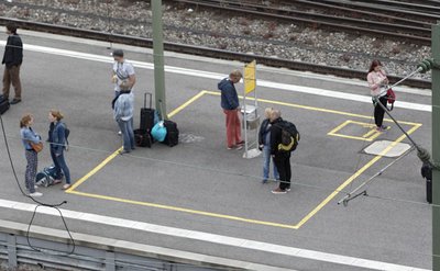 Käfighaltung für Raucher an Gleis 9. Foto: Joachim E. Röttgers