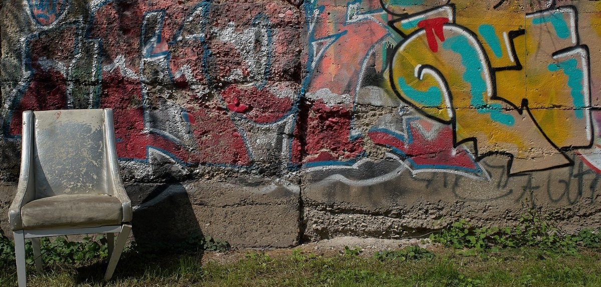 Diesen Sperrmüll-Stuhl mitzunehmen, wäre kein Verbrechen. Aber auch nicht so sinnvoll wie die Rettung von Lebensmitteln. Foto: Pixabay