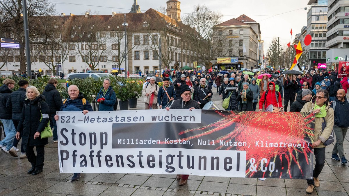 Das Bahnprojekt Stuttgart 21 zieht andere Projekte nach sich – die S-21-Kritiker:innen haben auch sie im Blick.