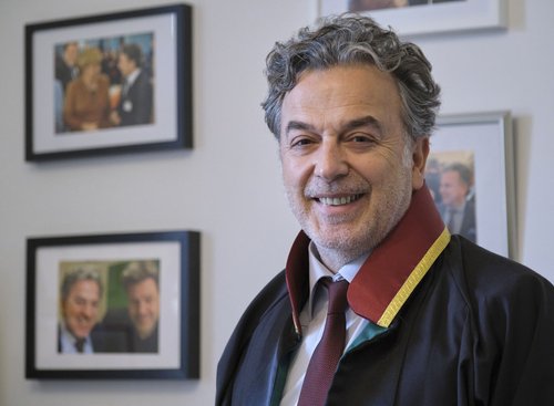 Kilic in türkischer Anwaltsrobe. Kilic in türkischer Anwaltsrobe.