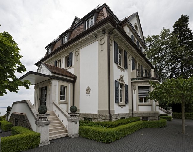 Nur ein Gerücht? In den Statistiken existieren Superreiche gar nicht. Hier die Villa von Schönheitschirurg Werner Mang, der mit einem geschätzten Vermögen von 60 Millionen Euro noch zu den kleinen Lichtern in der Welt der Quattens und Schwarzens gehört. 