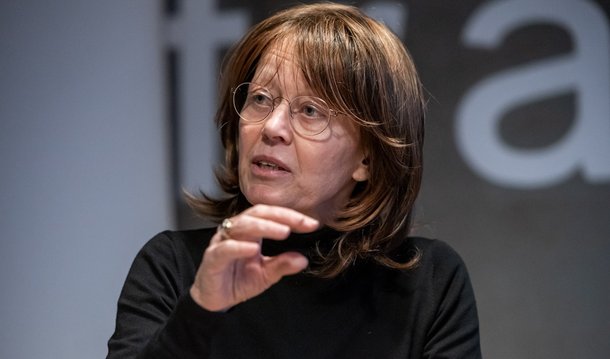 "In den vergangenen Jahrzehnten eines ständigen Wirtschaftswachstums wurde einiges versäumt, Demokratie war wie gesetzt, irgendwie da."