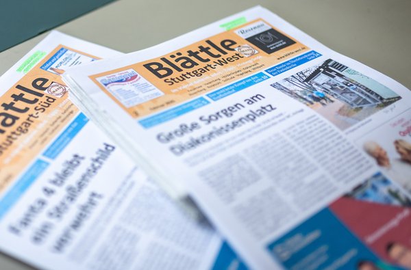 Druckfrisch: die ersten "Blättle" unter dem Dach von Kontext. Foto: Julian Rettig