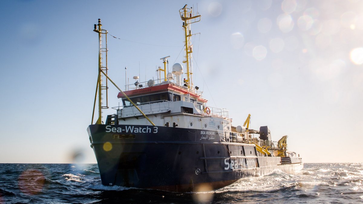 Angefangen hat es mit einem Fischkutter. Insgesamt waren sieben verschiedene Schiffe für Sea-Watch im Einsatz, hier die Sea-Watch 3. 