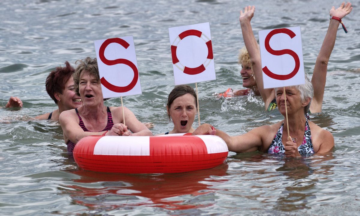 Pflegende fürchten, baden zu gehen. Deshalb ... (weiter geht's mit Klick auf den Pfeil)
