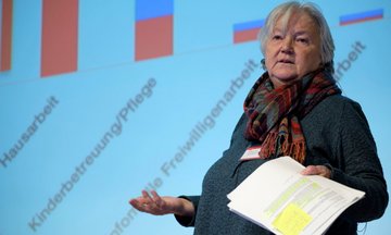 Mascha Madörin bei der Bezirksfrauenkonferenz.