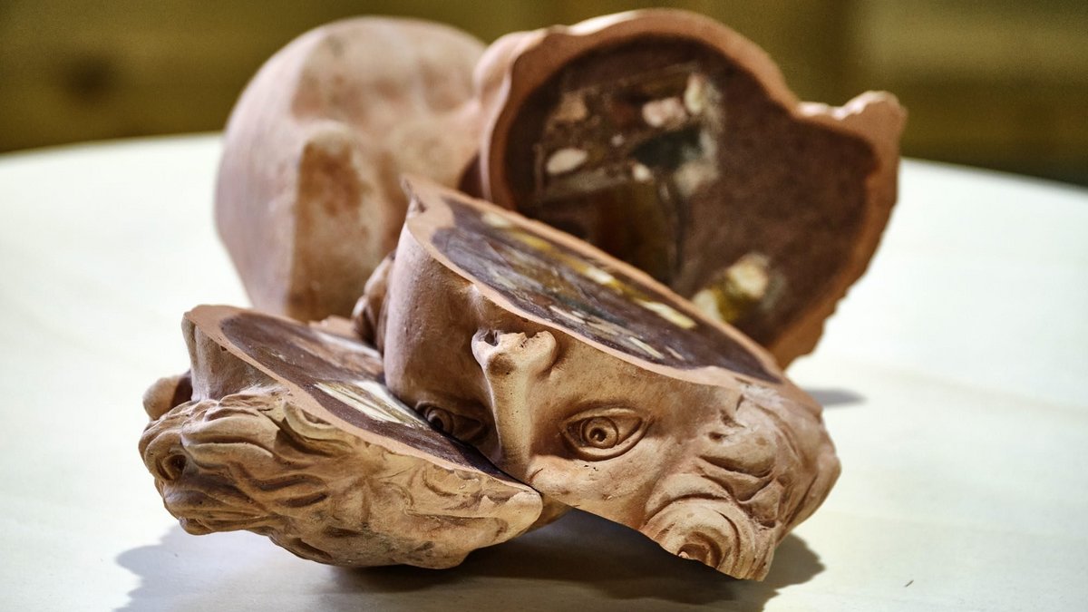 "Davide Soppressata" von Viron Erol Vert vereint Michelangelos David mit einer Wurstspezialität. "Davide Soppressata" von Viron Erol Vert vereint Michelangelos David mit einer Wurstspezialität.