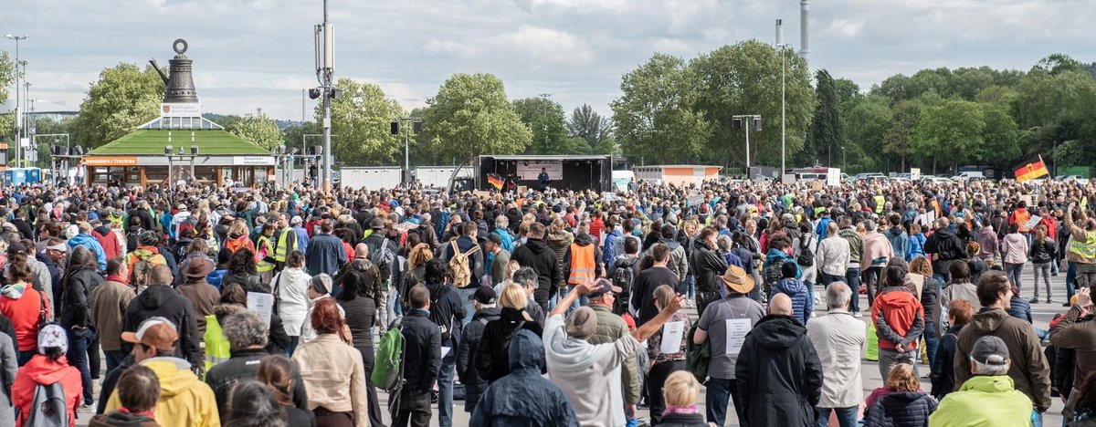 "Selten war ich beim Anblick einer Menschenmenge so ratlos", schreibt unser Kolumnist über den 2. Mai auf dem Cannstatter Wasen. Foto: Jens Volle