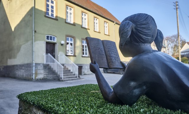Lesende in Langenburg. Foto: Joachim E. Röttgers
