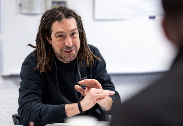 "Wir können doch nicht alle irgendwelche Apps entwickeln", sagt Betriebsrat Holger Engelfried.