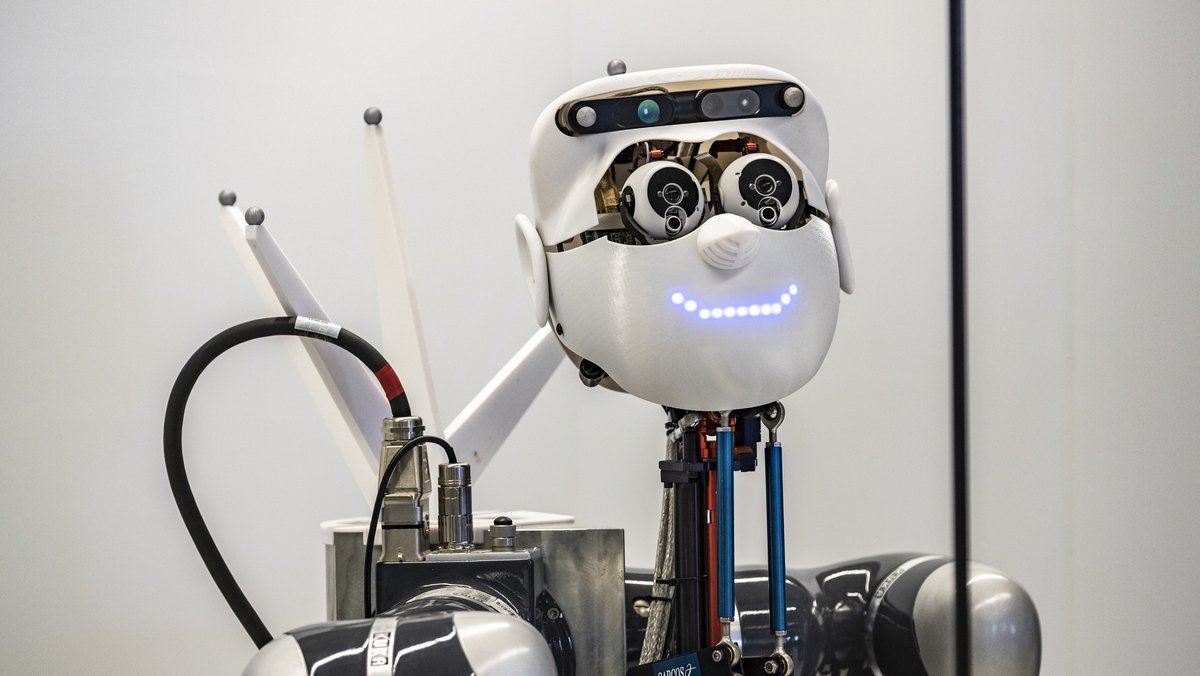 Maschinen übernehmen menschliche Arbeit – vermehrt auch beim Schreiben journalistischer Texte und der Auswahl von Themen. Foto: Joachim E. Röttgers