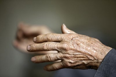 Viel gegraben: Epplers Hände. Foto: Joachim E. Röttgers