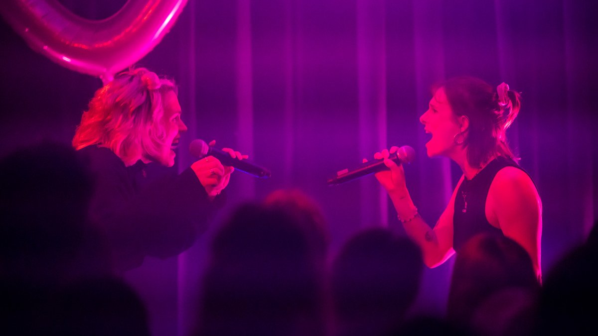 Empowernde feministische Messages.