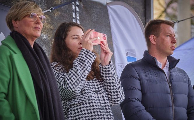 Cindy Holmberg (Grüne), Natalie Pfau-Weller (CDU) und Friedrich Haag (FDP, v.l.).