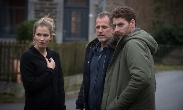 15 Jahre später: Antoine (rechts, jetzt: Pablo Pauly) mit Emilie (Margot Bancilhon) und Michel (Charles Berling).