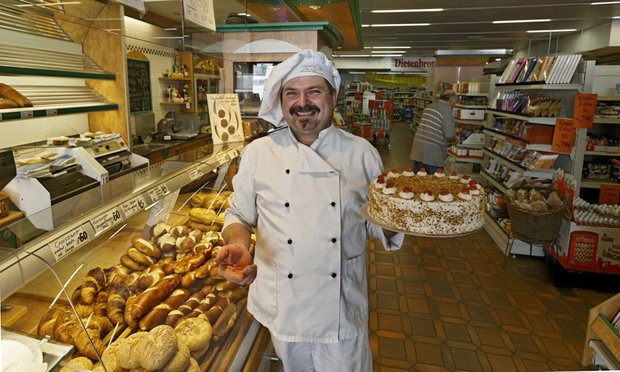 Kleine Brötchen backt nur die Stadt: Edgar Raisch, Vorsitzender des Handels- und Gewerbevereins.