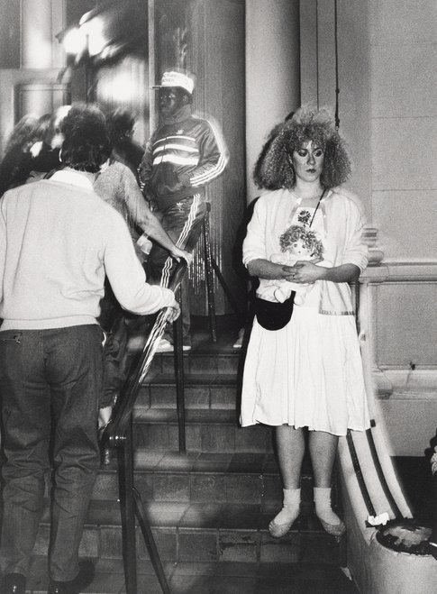 Arno Fischer, Halloween auf der Christopher Street, Greenwich Village, 1984. Foto: Estate Arno Fischer, Courtesy Loock Berlin