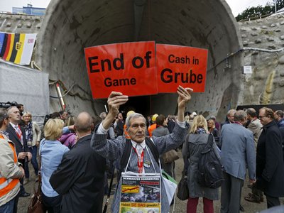 Dauerdemonstrant Petek bei der Taufe des Fildertunnels im Juli 2014. Foto: Joachim E. Röttgers