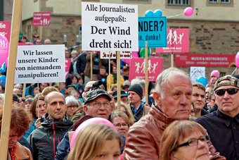 Auf der sogenannten "Demo für Alle" die freie Presse bedrohen? Eine Sternstunde des Populismus. 
