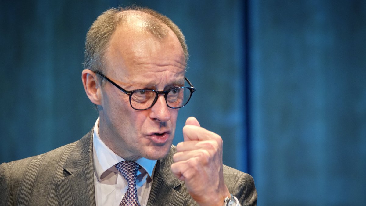 Friedrich Merz (CDU) wollte mal die Wahlergebnisse der AfD halbieren, jetzt würde er mit der Partei zusammenarbeiten. Foto: Joachim E. Röttgers